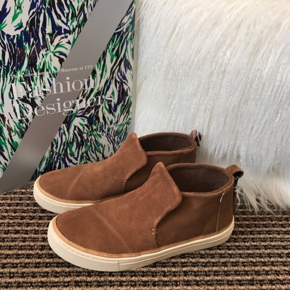 dark amber suede toms